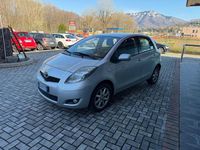 Usata Toyota Yaris 89 CV (65 kW) 2011 Argento Utilitaria