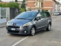 Usata Peugeot 5008 112 CV (82 kW) 2011 Bluazzurro Monovolume