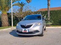 Usata Lancia Ypsilon Gold 69 CV (50 kW) 2016 Argento Utilitaria
