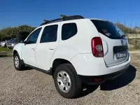 Usata Dacia Duster Lauréate 90 CV (66 kW) 2012 Bianco Station wagon
