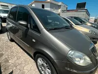 Usata Lancia Musa 90 CV (66 kW) 2009 Giallo Monovolume