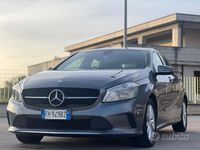 Usata Mercedes A180 Premium 109 CV (80 kW) 2017 Grigio Berlina