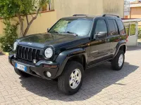 Usata Jeep Cherokee Sport 143 CV (105 kW) 2004 Nero SUV