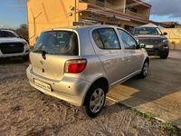 Usata Toyota Yaris Sol 67 CV (49 kW) 2002 Grigio Berlina