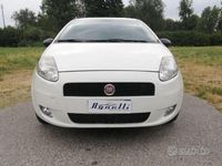 Usata Fiat Grande Punto 75 CV (55 kW) 2013 Bianco Utilitaria