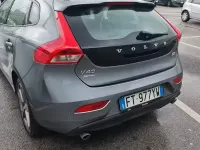 Usata Volvo V40 120 CV (88 kW) 2019 Grigio Berlina