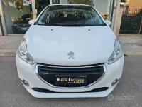 Usata Peugeot 208 Allure 92 CV (67 kW) 2014 Bianco Utilitaria