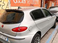 Usata Alfa Romeo 147 105 CV (77 kW) 2004 Grigio Utilitaria