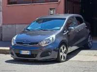 Usata Kia Rio 90 CV (66 kW) 2013 Grigio Berlina