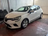 Usata Renault Clio V Zen 101 CV (74 kW) 2022 Bianco Berlina