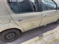 Brugt Dacia Sandero Lauréate 75 HK (55 kW) 2009 Sedan
