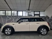 Usata Mini Cooper D Business 95 CV (69 kW) 2015 Beige Utilitaria