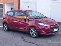Usata Ford Fiesta Titanium 97 CV (71 kW) 2012 Viola Utilitaria