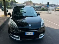 Usata Renault Scénic III 110 CV (80 kW) 2012 Nero Monovolume