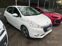 Usata Peugeot 208 Active 82 CV (60 kW) 2014 Bianco Utilitaria