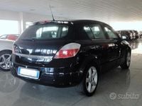 Usata Opel Astra Cosmo 101 CV (74 kW) 2006 Nero Berlina