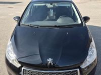 Usata Peugeot 208 68 CV (50 kW) 2015 Nero Utilitaria