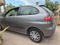 Usata Seat Ibiza 75 CV (55 kW) 2003 Grigio Utilitaria