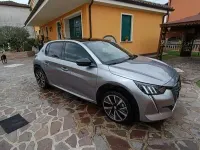 Usata Peugeot 208 GT 101 CV (74 kW) 2022 Utilitaria