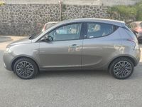 Usata Lancia Ypsilon 69 CV (50 kW) 2018 Grigio Utilitaria