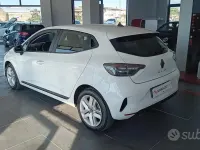 Usata Renault Clio V Evolution 101 CV (74 kW) 2024 Bianco Berlina