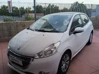 Usata Peugeot 208 68 CV (50 kW) 2012 Bianco Utilitaria