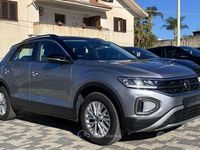 Usata VW T-Roc Life 116 CV (85 kW) 2023 Nero SUV
