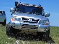 Usata Mitsubishi Pajero 160 CV (117 kW) 2004 Grigio SUV