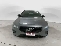 Usata Volvo V60 R-Design 250 CV (183 kW) 2021 Grigio Station wagon