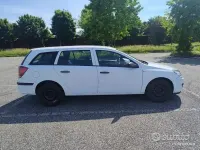 Usata Opel Astra Enjoy 101 CV (74 kW) 2005 Bianco Station wagon