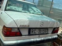 Usata Mercedes E250 90 CV (66 kW) 1988 Bianco Berlina