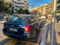 Usata Toyota Avensis 2006 Blu Station wagon