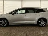 Nuova Toyota Corolla Active 140 CV (102 kW) 2026 Argento Station wagon
