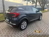 Usata Renault Captur 92 CV (67 kW) 2021 Grigio moda SUV