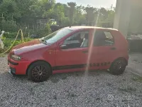 Usata Fiat Punto 80 CV (58 kW) 2002 Rosso Utilitaria