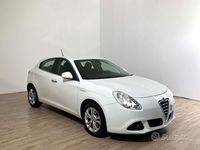 Usata Alfa Romeo Giulietta Distinctive 105 CV (77 kW) 2013 Bianco Utilitaria