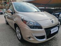 Usata Renault Scénic III 110 CV (80 kW) 2011 Oro Monovolume