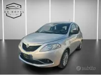 Usata Lancia Ypsilon Gold 69 CV (50 kW) 2017 Grigio Utilitaria