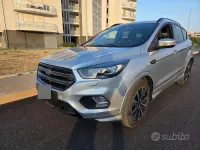 Usata Ford Kuga ST-Line 120 CV (88 kW) 2018 Grigio SUV