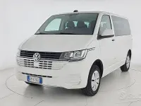 Usata VW Caravelle Trendline 110 CV (80 kW) 2023 Bianco Furgone