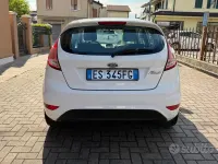 Usata Ford Fiesta 60 CV (44 kW) 2013 Bianco Berlina