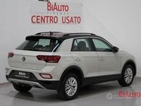 Usata VW T-Roc Life 116 CV (85 kW) 2023 Argento SUV