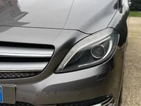 Käytetty Mercedes B200 2014 Harmaa Tila-auto