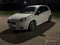Usata Fiat Grande Punto 90 CV (66 kW) 2009 Bianco Utilitaria