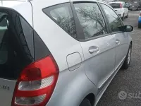 Usata Mercedes A180 Elegance 109 CV (80 kW) 2005 Grigio Berlina