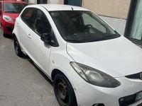 Begagnad Mazda 2 68 HK (50 kW) 2009 Vit Halvkombi