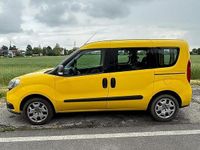 Usata Fiat Doblò 120 CV (88 kW) 2017 Giallo Monovolume