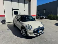 Usata Mini One D Business 116 CV (85 kW) 2015 Bianco Utilitaria