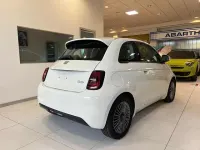 Używany Fiat 500e 42 kW (58 KM) 2023 Biały Sedan/Limuzyna