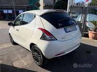 Usata Lancia Ypsilon Silver 69 CV (50 kW) 2017 Bianco Utilitaria